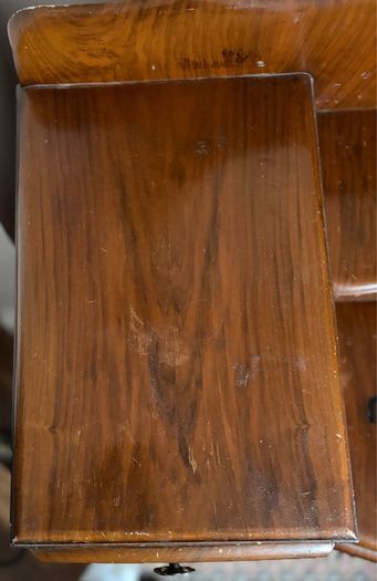 Five-drawer wooden dressing table,