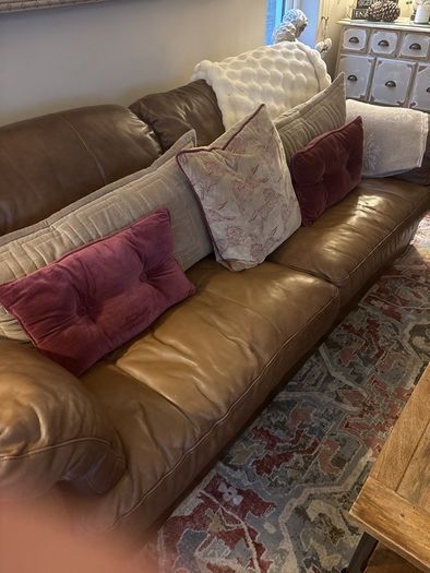 Large ikea 200 by 300 rug and cushions