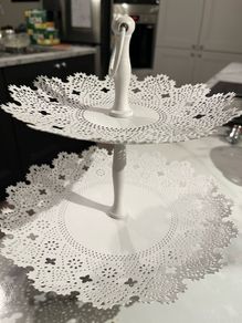 Tea cake stand