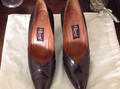 Beautiful pair of Leather Retro Vintage Italian Stilettos