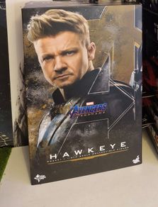 hot toys hawkeye end game complete not spider man or batman
