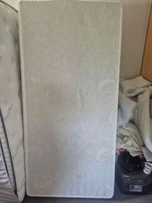 Single bed base and mattress