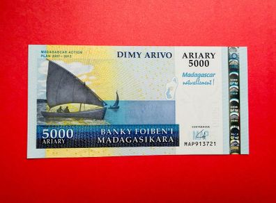 Madagascar. 5,000. Ariary.  ( UNCIRCULATED )OVERPRINT 2007 Pick 94a . Commemorative Issue.