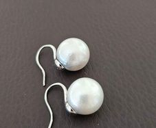 Salt water natural pearl earrings