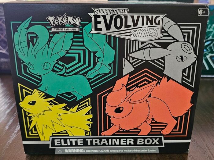 Pokemon TCG Evolving Skies ETB Elite Trainer Box Opened