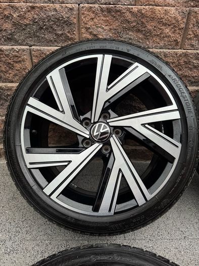 Genuine 18in VW Golf Mk8 R Line alloys - 5x112