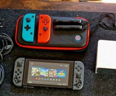 Nintendo Switch V2 Picofly Modded Ready to Use Excellent Condition