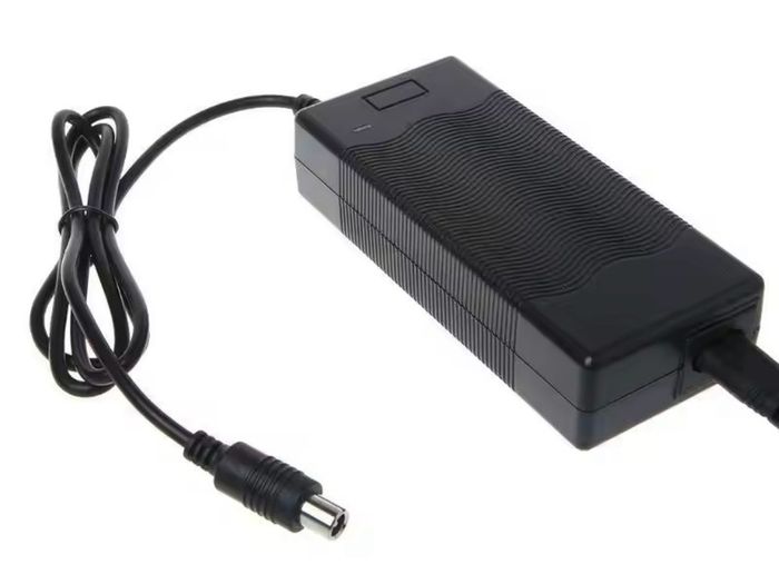 Battery Charger For Electric Scooter Aovo/Pro, Xiaomi MI M365/Pro, Segway Ninebot Scooter 42v 2A UK PLUG