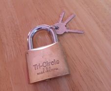 Tri-Circle No. 266 solid brass padlock