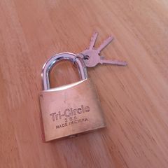 Tri-Circle No. 266 solid brass padlock