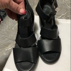 Ladies leather sandals size 3 worn once only
