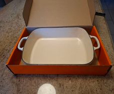 Le Creuset cast iron roasting dish