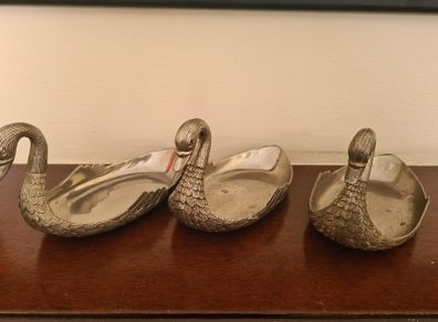 silver plate swan