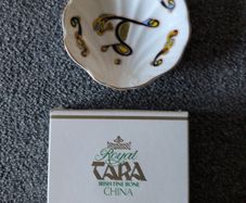 Royal Tara China clam.shell.dish