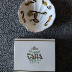 Royal Tara China clam.shell.dish
