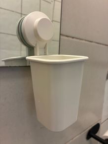 Bathroom suction accessories