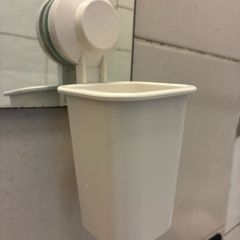 Bathroom suction accessories
