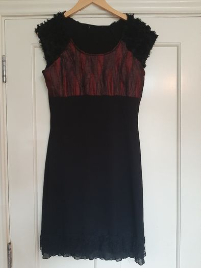 Black Red Dress - Size 10/12