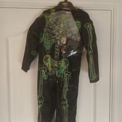 Costume
