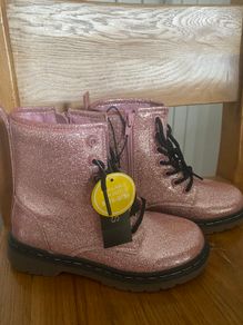 BRAND NEW pink glitter boots UK1