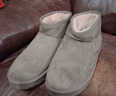 Faux suede ankle boots with faux fur lining - green
