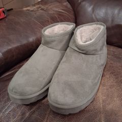 Faux suede ankle boots with faux fur lining - green