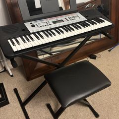 Yamaha YPT-260 keyboard, stool & stand