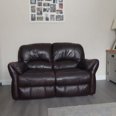 3 2 1 suite. Brown leather.