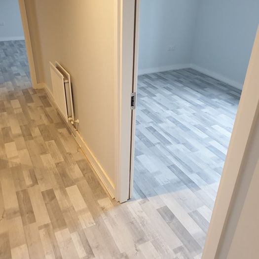 Laminate flooring service