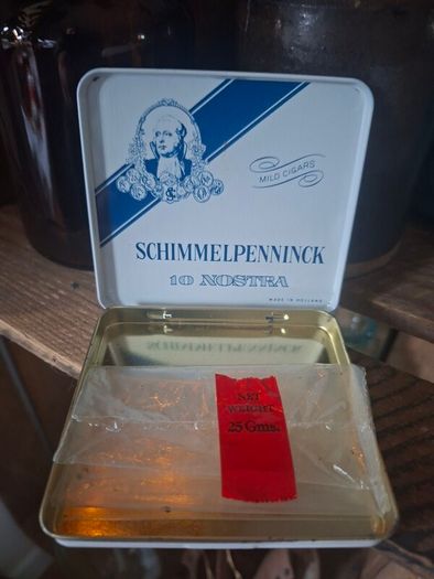 Vintage tin