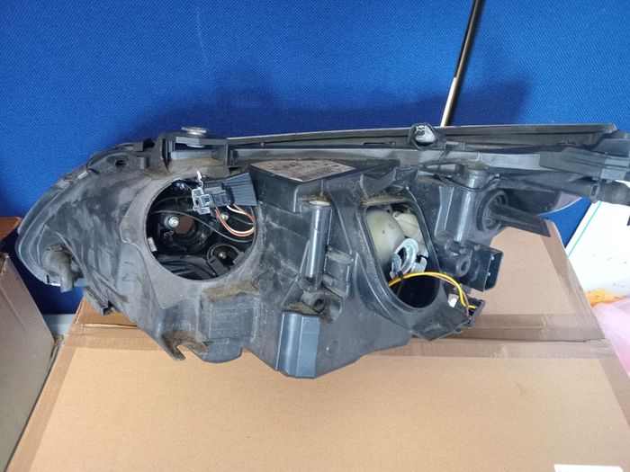E60 FRONT driver side headlight x 1