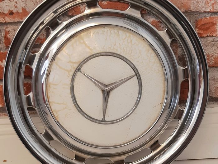 hubcaps wheel covers trims mercedes vintage chrome 14"
