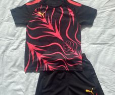 Kids Puma football top & shorts set 7-8 years