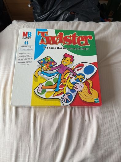 Twister Game MB Games Hasbro Classic Party Game Complete