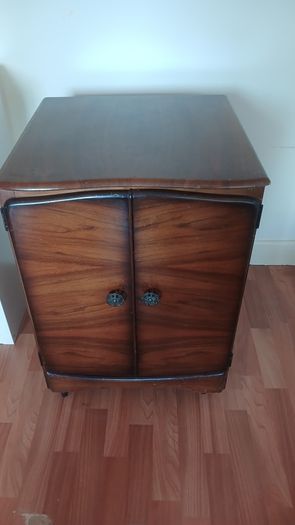 vintage vinyl storage