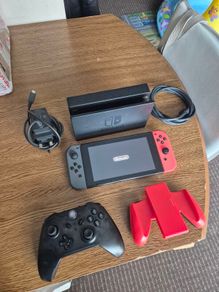 Nintendo switch + Extra controller