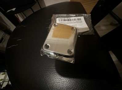 Neck plate
