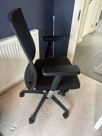 Black Ergonomic Mesh Office Chair