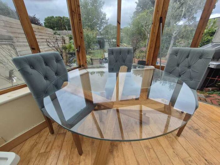 Dining Table & 6 Chairs