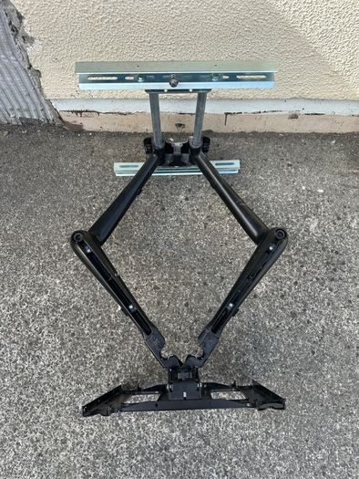 Tv wall mount 85'