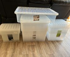 16 Tote/Storage Bins