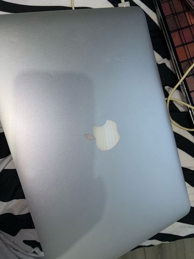 MacBook Pro 13 inch 2015 Excellent Condition