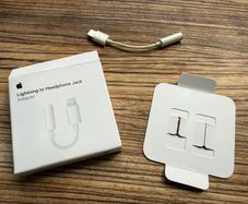 APPLE USB C to audio Jack in swords