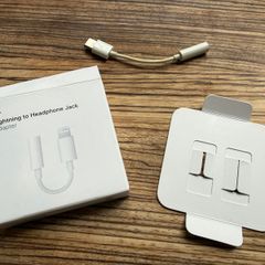 APPLE USB C to audio Jack in swords