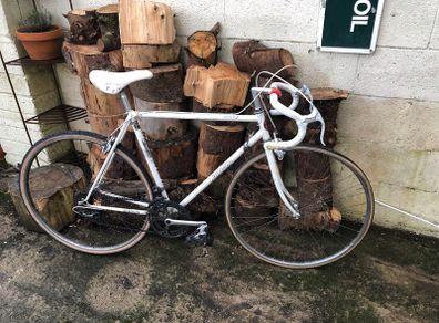 Vintage Falcon Racer. White. 28" Wheels. Excellent Condition