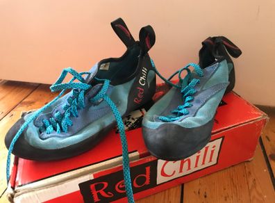 Climbing shoes Red Chili Spirit size 5/38