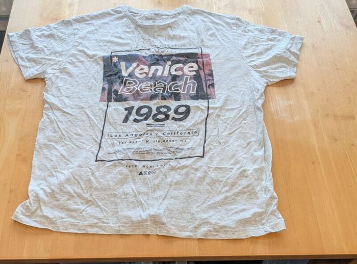 Selection of large tshirts for sale