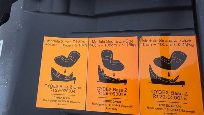Cybex Sirona Z i-Size Car Seat & Base Bundle