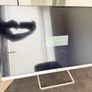 HP 32f Display. 31.55 inch Image 3
