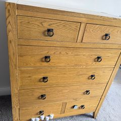 Chest of drawers